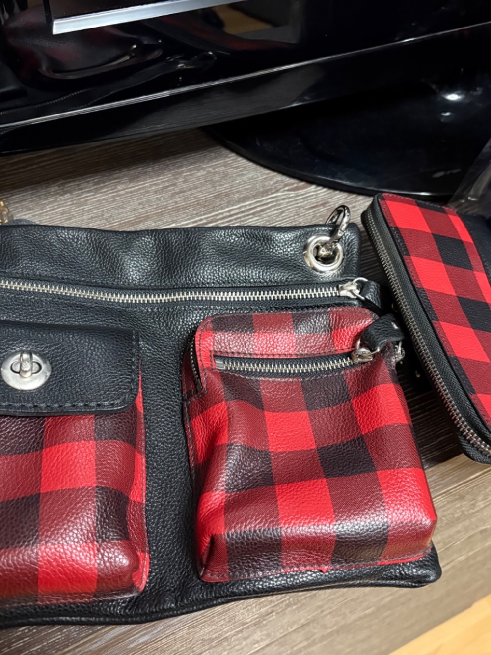 NWT Roots bag & wallet - Picture 2 of 7